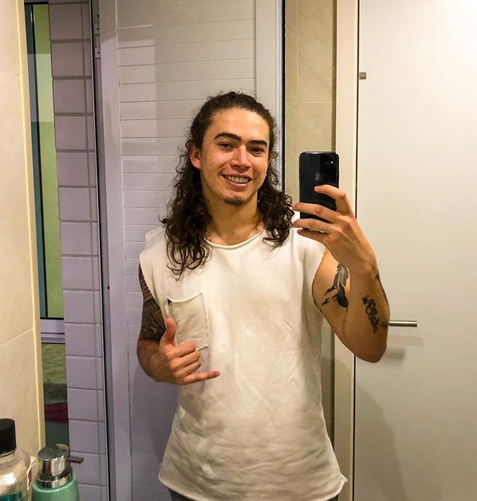 Whindersson Nunes e deputado do PSL batem boca na web: ‘tu é um fraco’