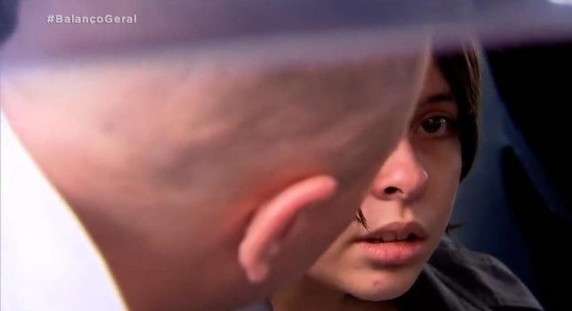 Caso Emilly: Menina diz que ficou trancada em quarto e foi alimentada somente com biscoitos 