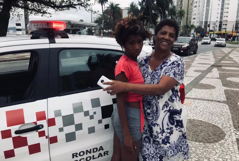 Mãe reencontra filha após achar por 4 anos que ela havia morrido