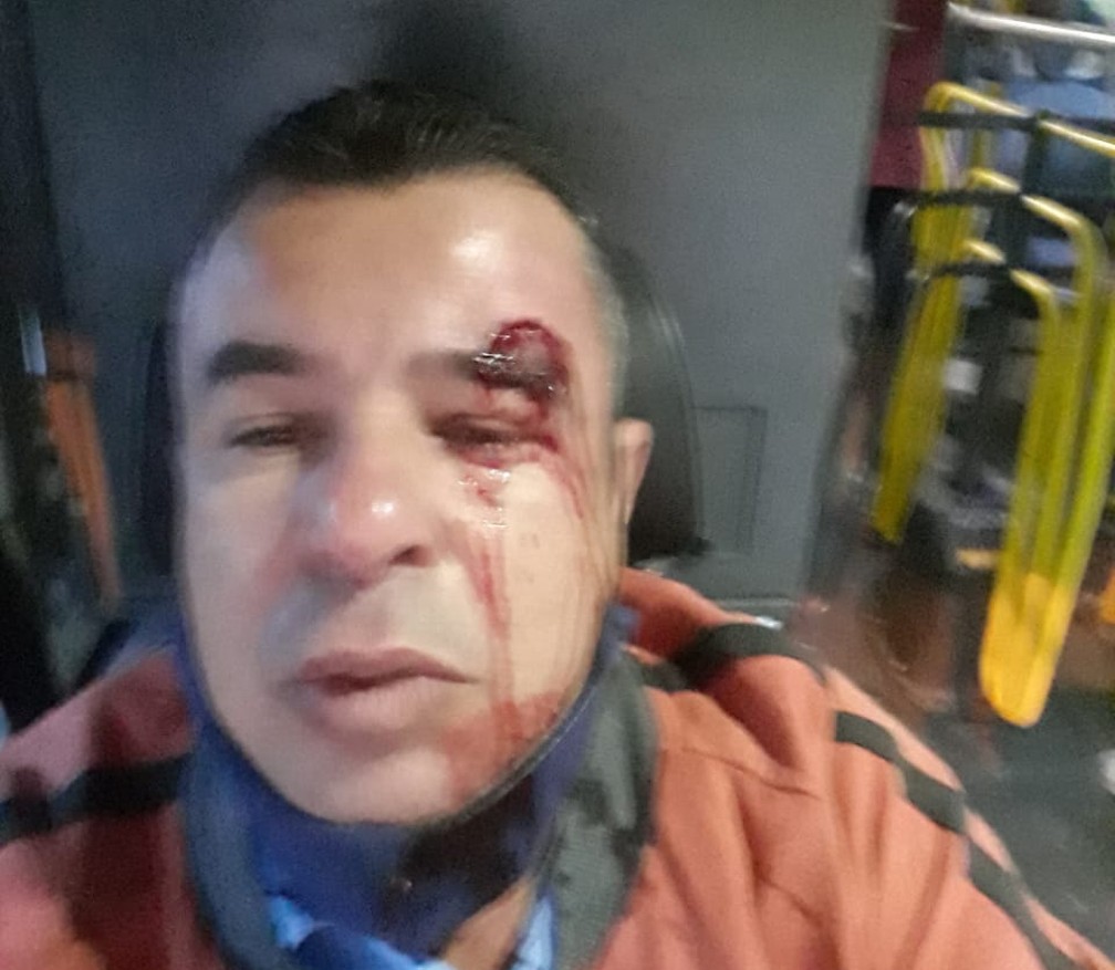 Motoristas de ônibus são agredidos por exigirem uso de máscara