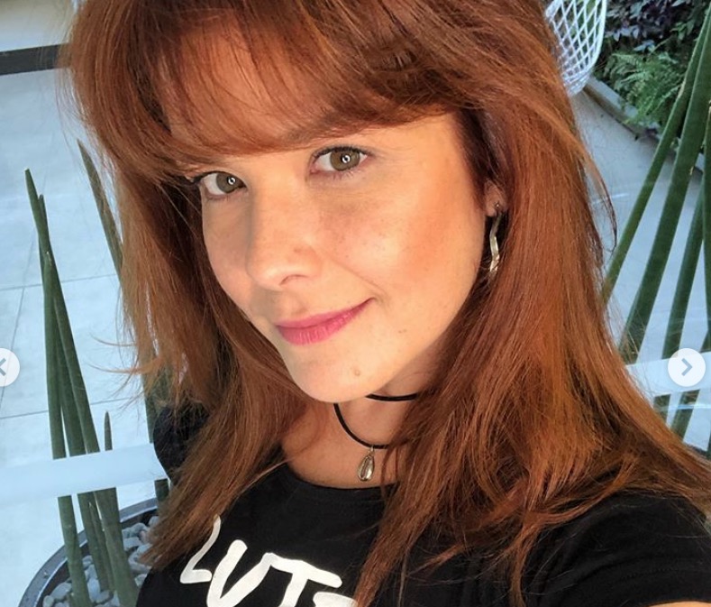 Samara Felippo diz que ama as filhas, mas ‘detesta ser mãe’