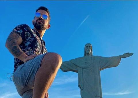 Dennis DJ prepara live no Cristo Redentor e diz que as produções continuam a mil