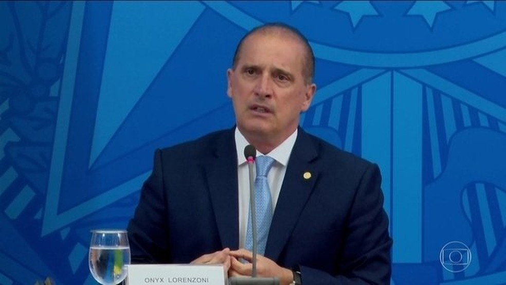 Onyx Lorenzoni diz que está com Covid-19