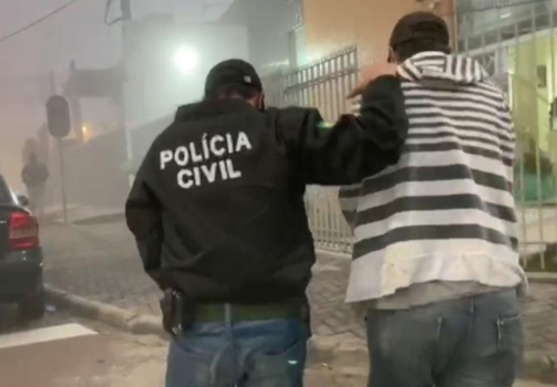 Pai de santo é preso suspeito de estupros e cárcere privado de clientes