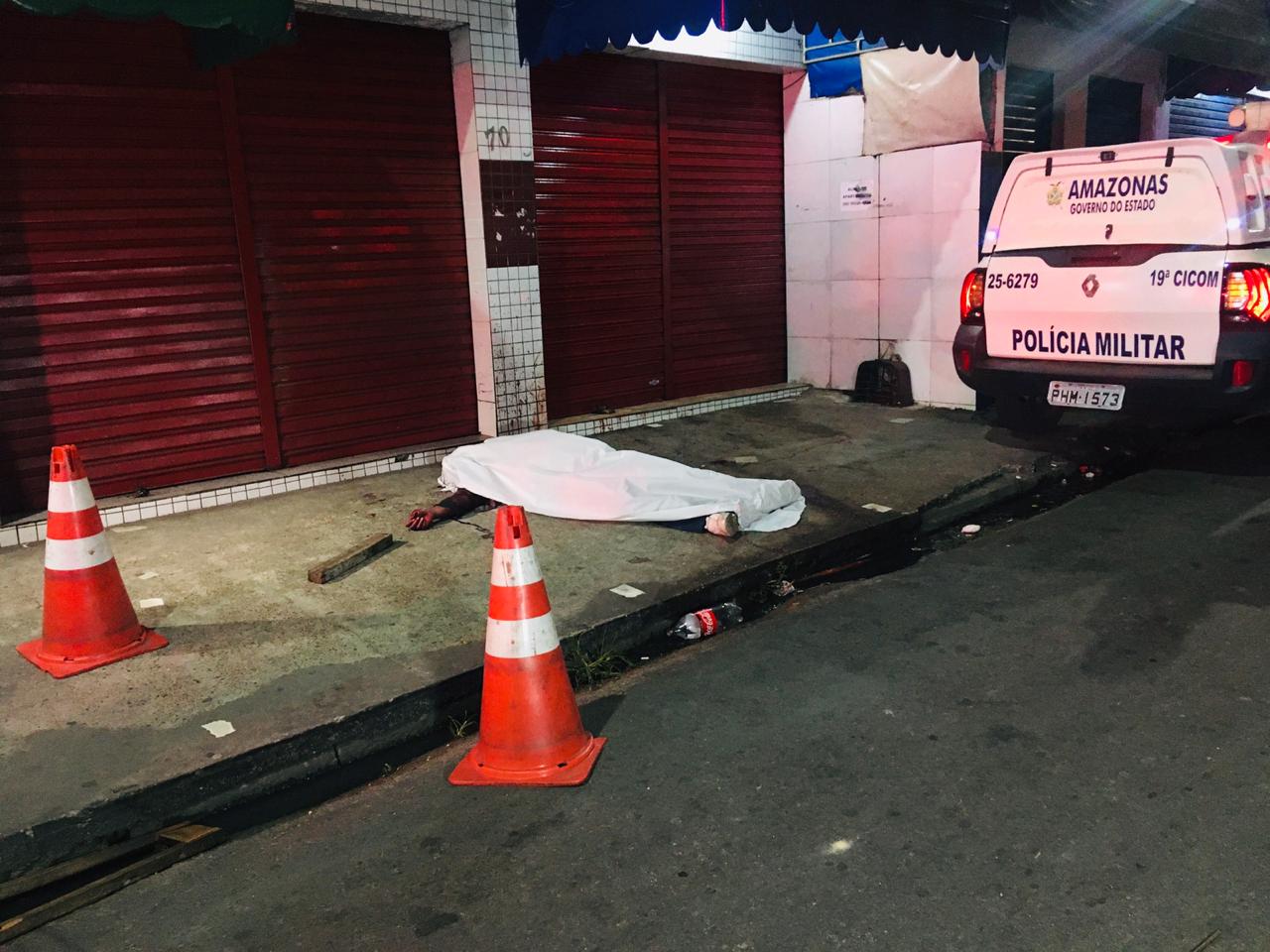 Homem é morto a tijoladas e pauladas após cometer assaltos em Manaus 