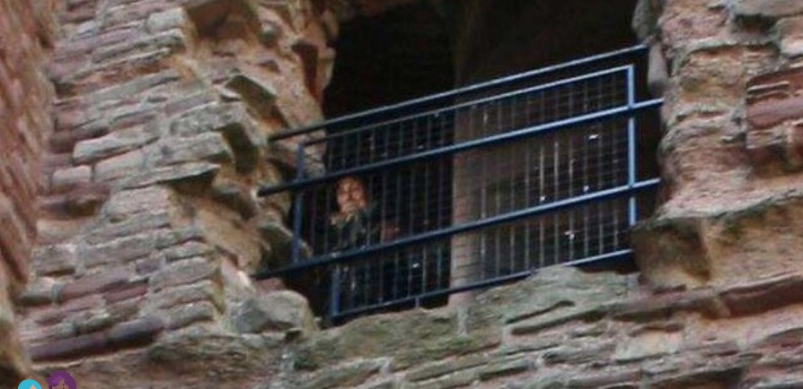 Veja foto de suposto fantasma que vem intrigando web a 11 anos