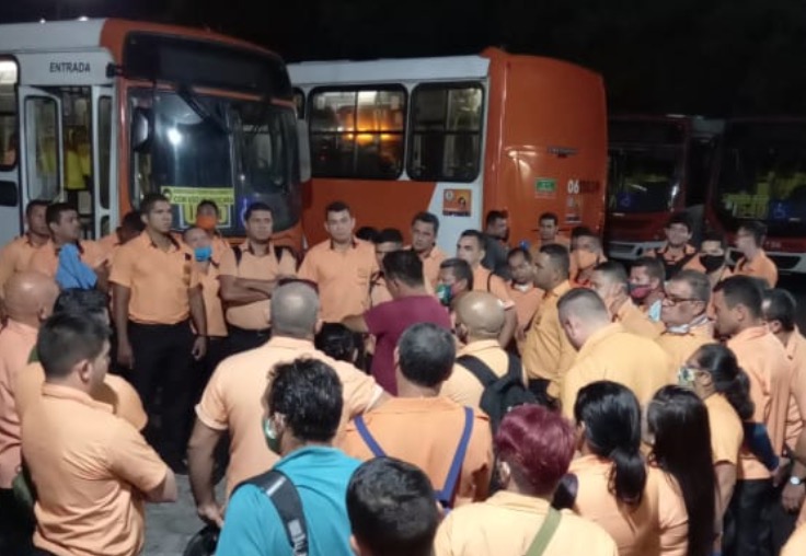 Rodoviários fazem paralisação surpresa e deixam população sem transporte em Manaus
