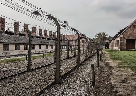 Alemanha condena ex-nazista de 93 anos envolvido em mais de 5.000 mortes