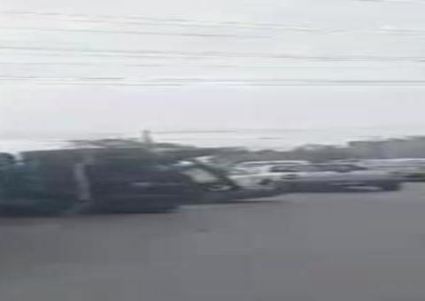 Container tomba em avenida de Manaus 