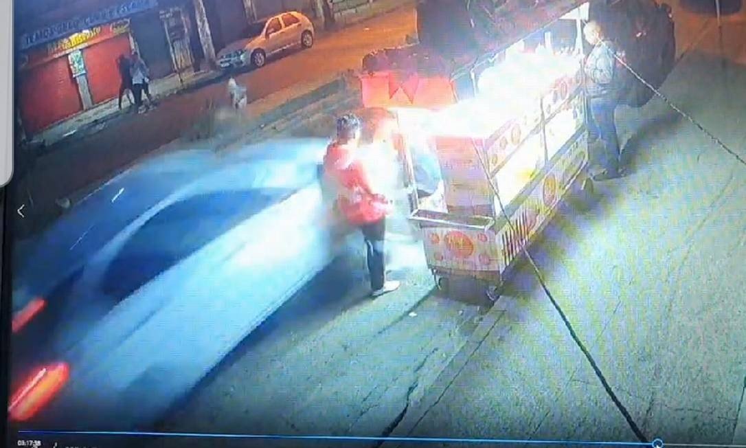 Motorista bêbado atropela cinco e uma das vítimas perde a perna  