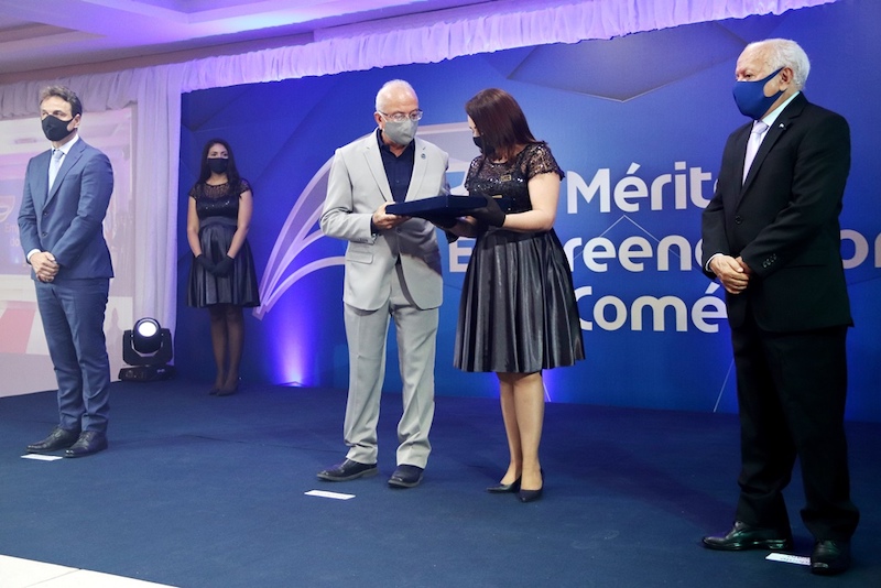Fecomércio faz entrega do Diploma do Mérito Empreendedor em Manaus