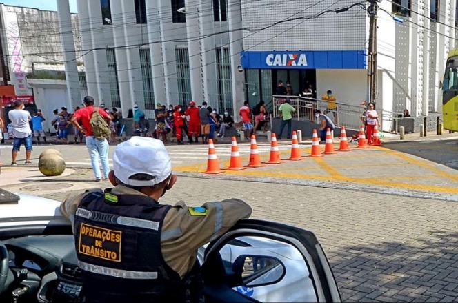 Falsidade ideológica para receber auxílios durante pandemia pode ter pena aumentada
