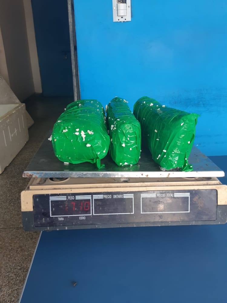 Tabletes de drogas são apreendidos em embarcação no Amazonas 