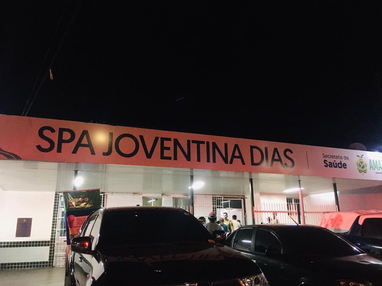 Em onda de mortes na Compensa, homem foi baleado na frente da mãe e do filho