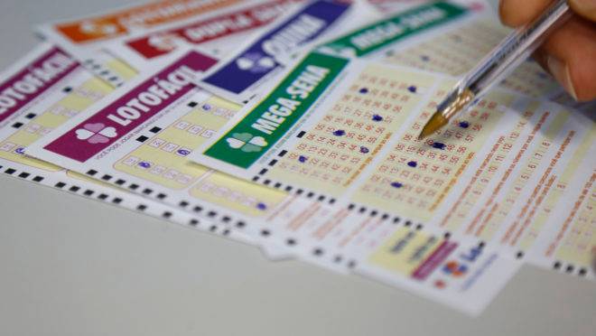 Mega-Sena acumulada pode pagar R$ 23 milhões neste sábado