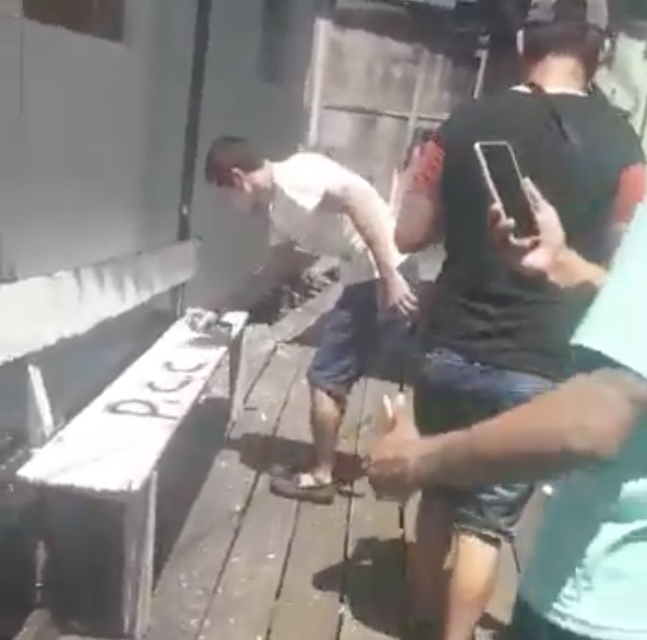 Vídeo mostra membros do PCC demarcando território e ameaçando moradores em Manaus