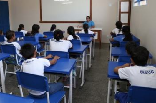 Sindicato aprova indicativo de greve contra volta às aulas presenciais no Amazonas