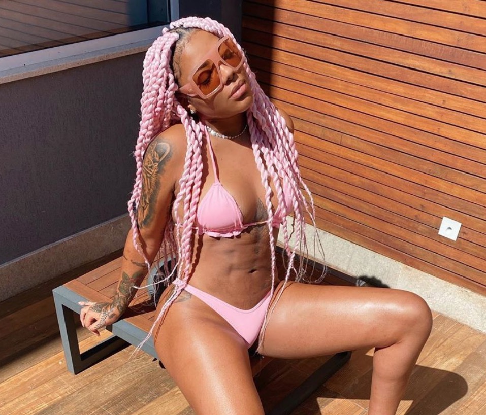 Ludmilla exibe resultado de lipo lad e mostra barriga sarada