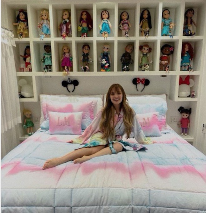 Larissa Manoela faz desabafo após receber críticas por coleção de bonecas 