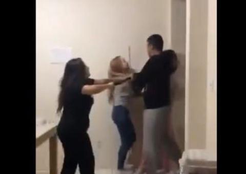 Vídeo: PM de folga invade apartamento e agride mulheres com cassetete