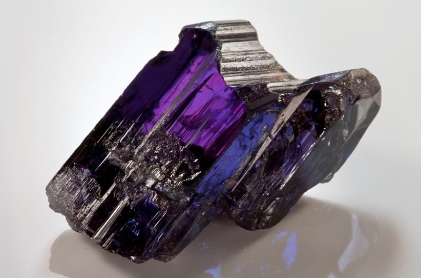 Garimpeiro fica milionário pela segunda vez após encontrar outra pedra preciosa