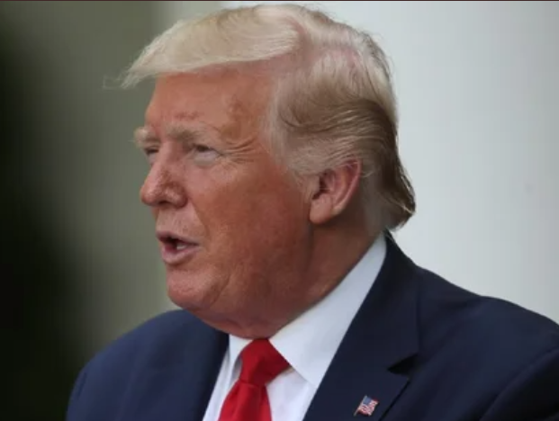 Twitter bloqueia conta da campanha de Trump por fake news sobre Covid-19