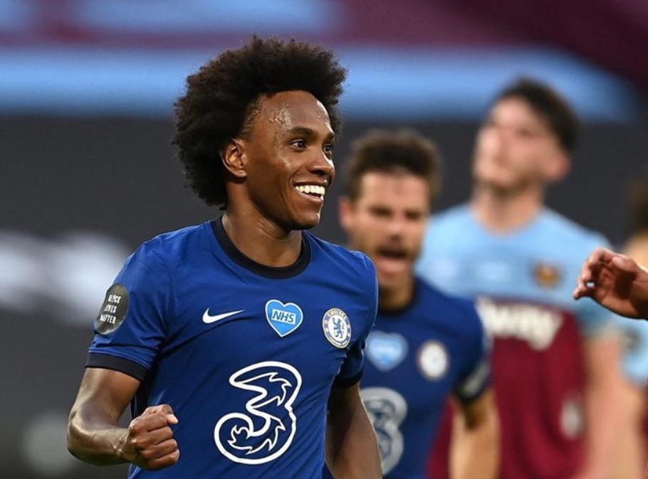 Meia-atacante brasileiro Willian pode trocar Chelsea por Arsenal