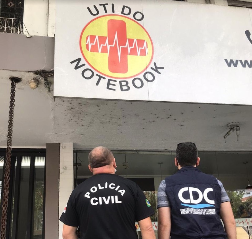 Simulacro de arma de fogo é encontrado em loja de informática durante fiscalização em Manaus 