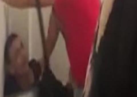 Vídeo: jovem negro é agredido em shopping após comprar relógio de R$ 300 para o pai