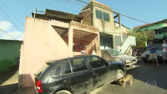 Assassinos matam e deixam baleados participantes de festa com paredão