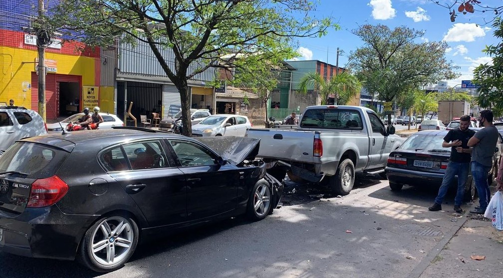 Mecânico sem CNH é preso após bater carro de luxo de cliente