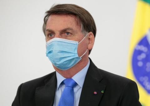 'Essa história de que a Amazônia arde em fogo é uma mentira', diz Bolsonaro