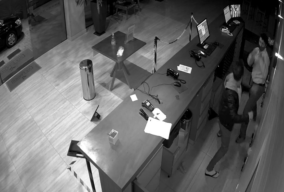 Recepcionista de hotel é agredido por cliente ao tentar aferir temperatura