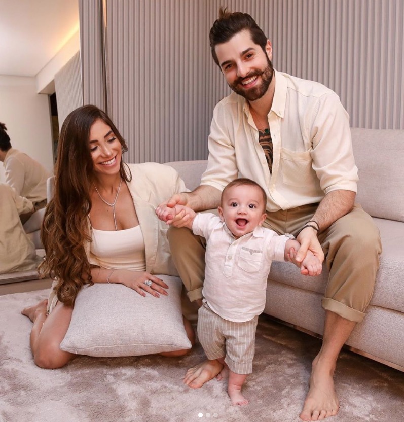 Alok e Romana Novais descobrem sexo do bebê em chá revelação ao amanhecer