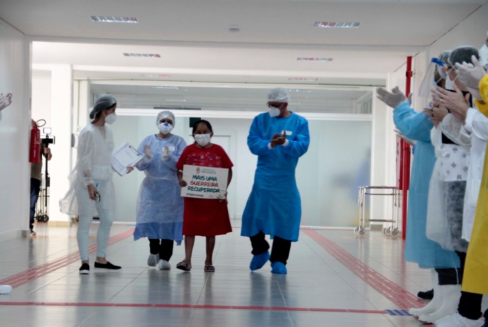 Recuperados da Covid-19 são mais sensíveis à fumaça e fuligem das queimadas