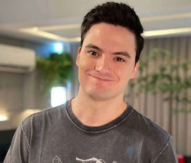 Felipe Neto recusa bolada em dinheiro para fazer sorteio de carro no Instagram