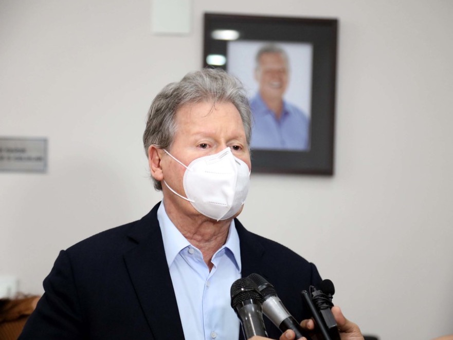 Prefeito de Manaus critica política de controle de gastos do governo federal 