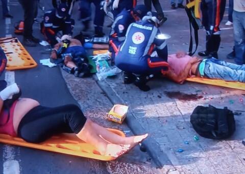 Acidente gravíssimo deixa várias pessoas feridas em avenida de Manaus