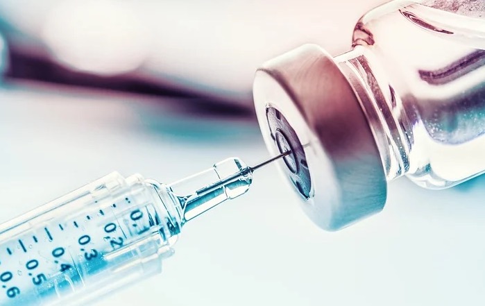 Vacina chinesa causa esperança ao criar anticorpos em fase inicial de testes de covid