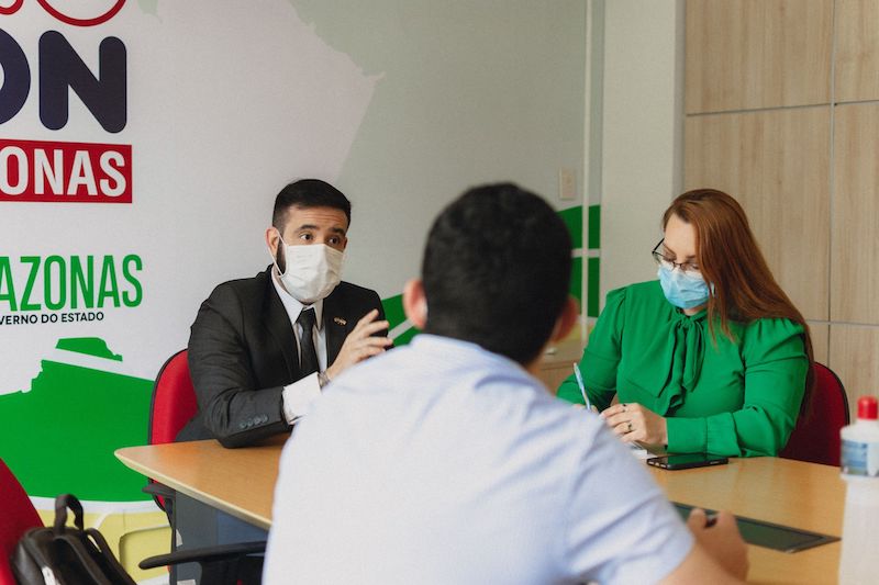 Faculdade impede alunos de cursar disciplina e os bloqueia em redes sociais