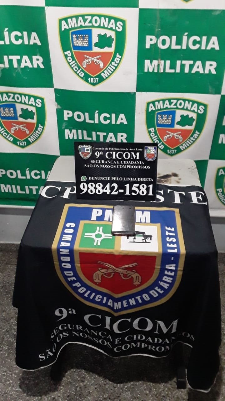 Dupla é presa tentando vender celular roubado na internet em Manaus 