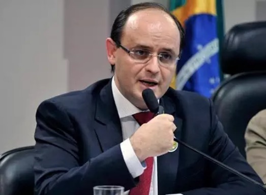 Secretário desabafa sobre professora que criticou menina estuprada