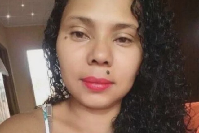 Mulher é degolada e suspeito posta fotos no WhatsApp
