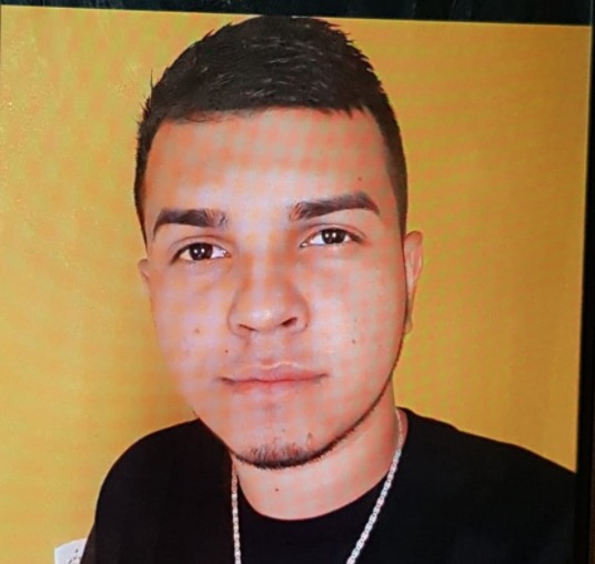 Jovem desaparece após sair para encontrar homens em supermercado de Manaus