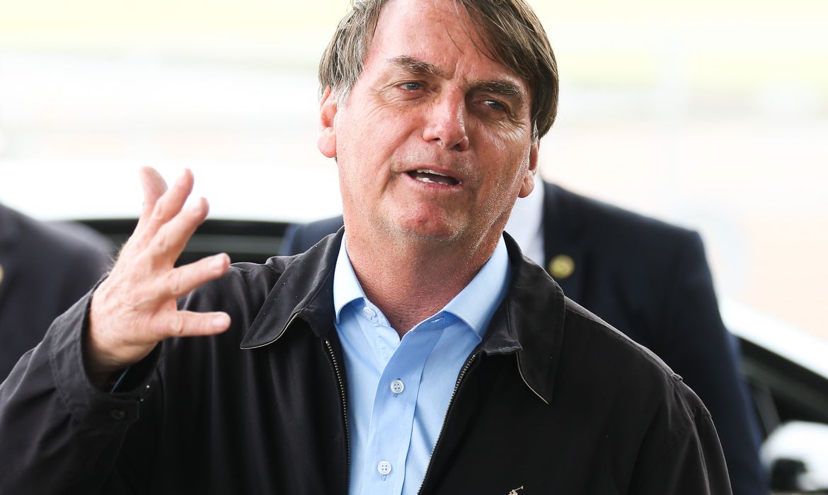 Em vídeo, Bolsonaro defende abertura do comércio