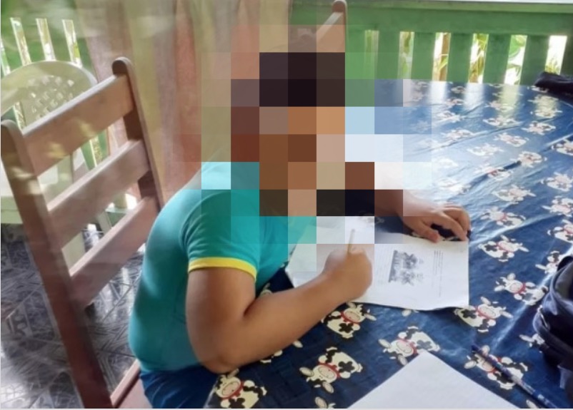 Menino morre ao receber descarga elétrica de celular que estava carregando