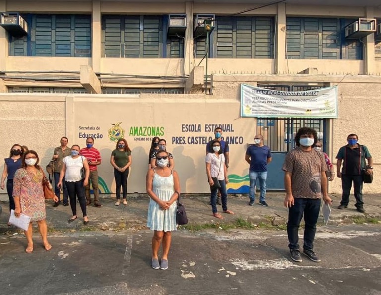 Professores realizam paralisação em mais de 90 escolas públicas de Manaus 