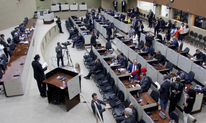 Proposta de vereador quer manter feriados em Manaus 