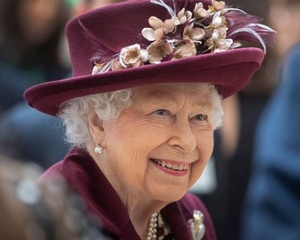 Folha 'mata' a rainha e produz uma fake news que vai para a história