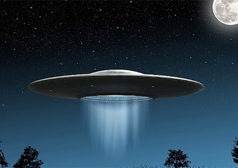 OVNI filmado a pairar numa piscina da Florida